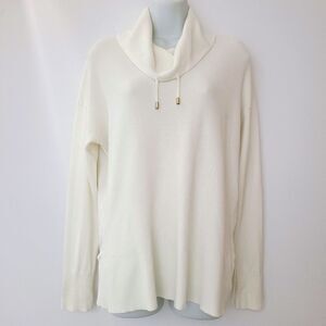 Cream Turtleneck With Drawstring Collar and Thermal Knit M